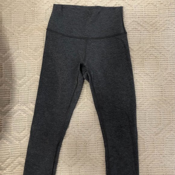 lululemon Wunder Under crop (Hi-Rise) Luxtreme 21" - Heathered Black - Picture 2 of 5